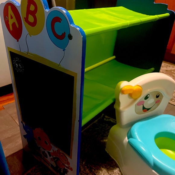 Coco melon table and chair with ballpen, also with a potty - Picture 4 of 8